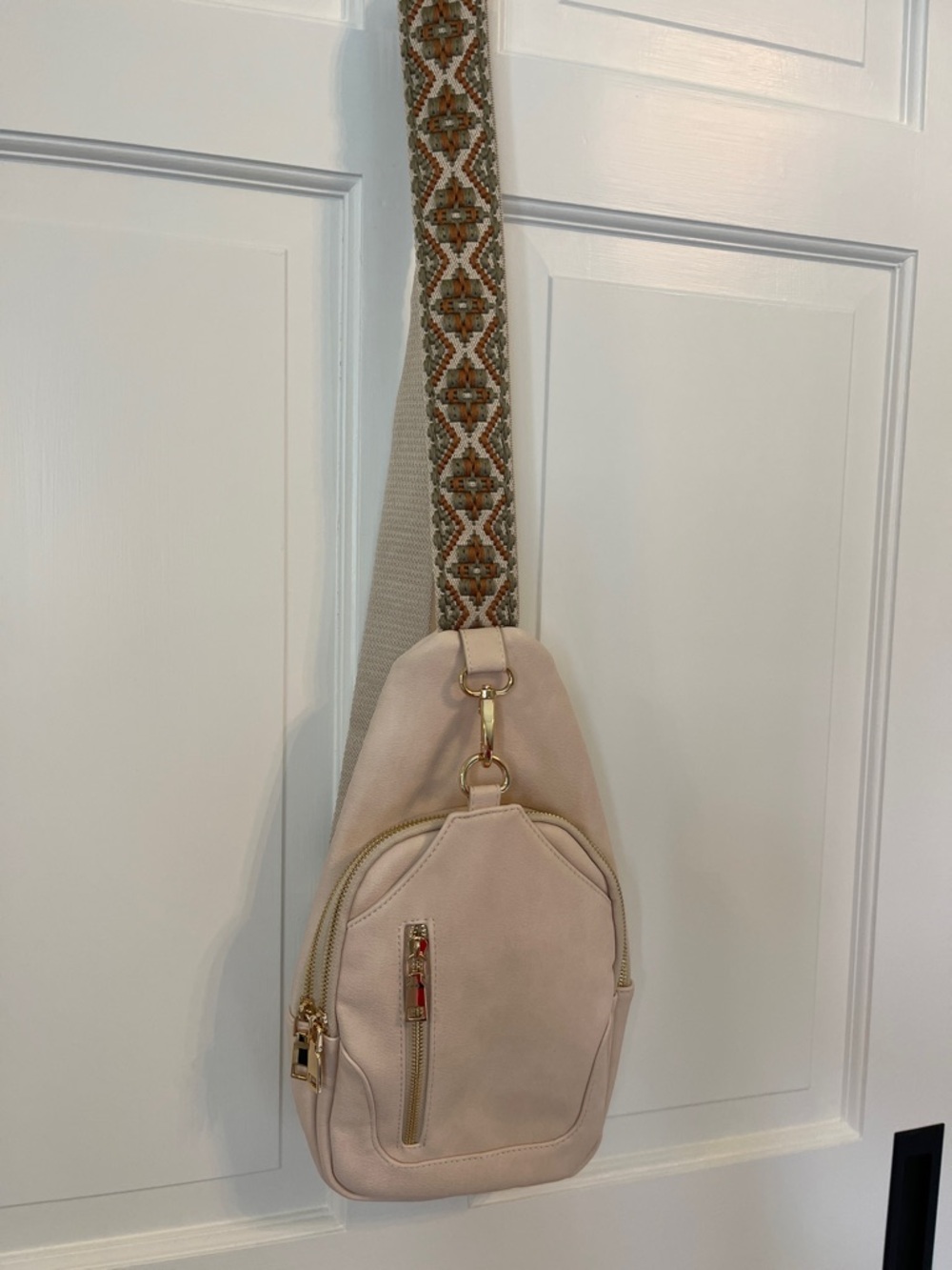 Neutral Cream Crossbody Sling Bag w/ Woven Green/Rust Cream Strap